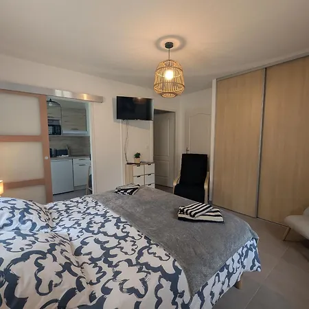 Confortable Avec Espace Extérieur Privatif - Fr-1-611-109 Hébergement de vacances