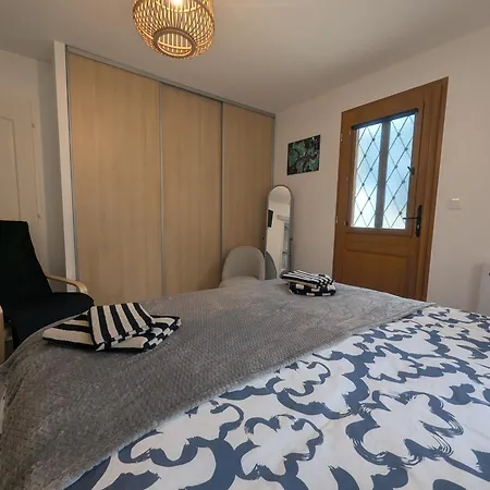 Confortable Avec Espace Extérieur Privatif - Fr-1-611-109 *